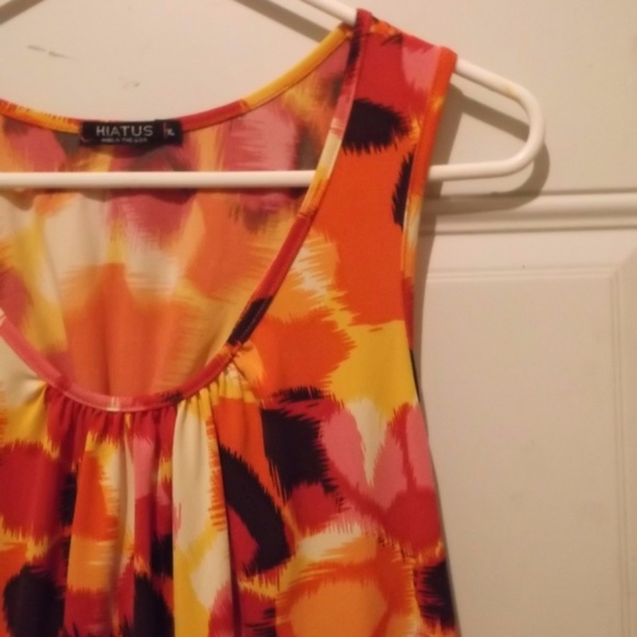 "Haitus", back-tying halter * New - Picture 4 of 6